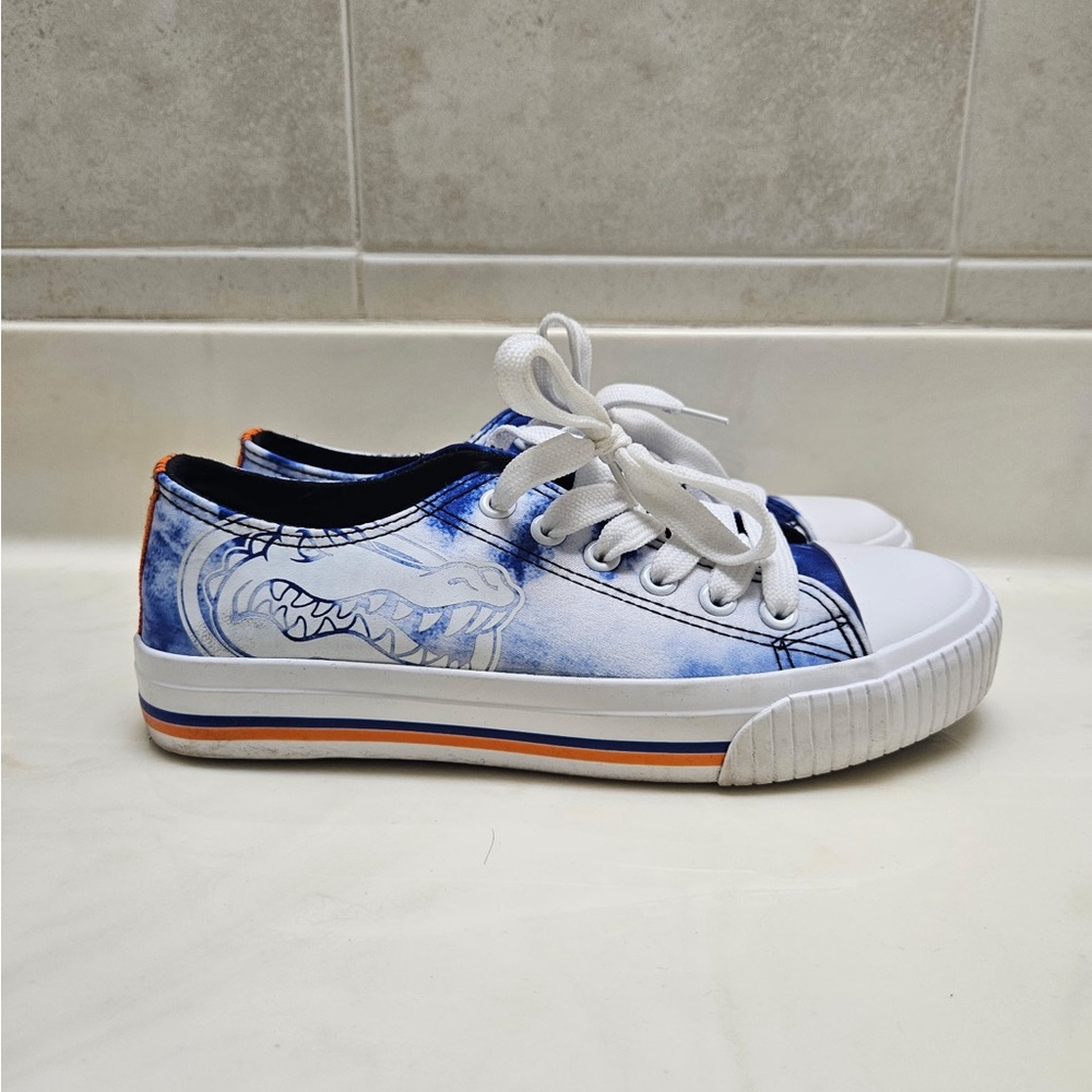 Florida Gators Sneakers Women’s Size 6 Barely Worn Chuck Style